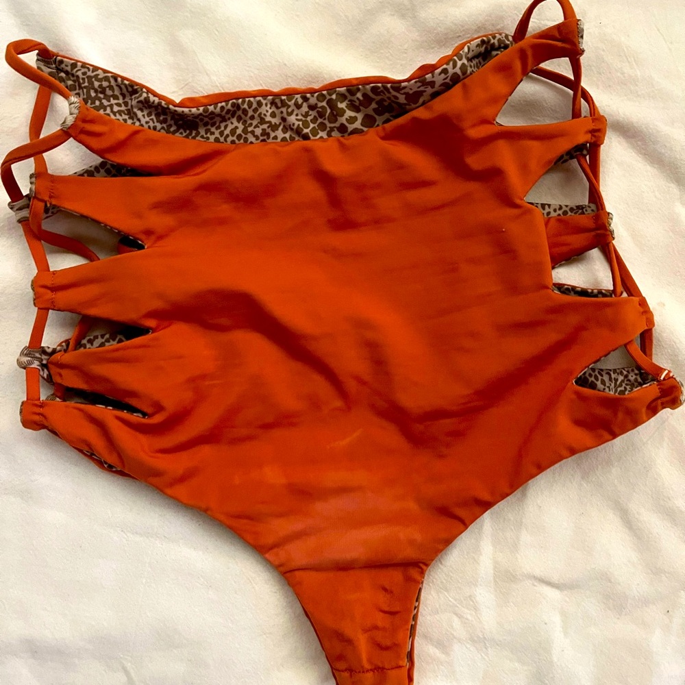 ACACIA HIGHWAISTED BOTTOMS
